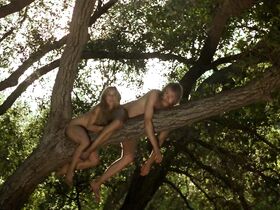 Патриша Аркетт голая, Лаура Грэйди секси, Дебора Феррари секси – Звериная натура (2001) #19