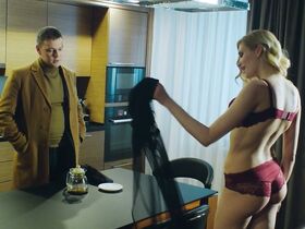 Евгения Ярушникова голая, другие – Синичка s01e01-04 (2018) #10
