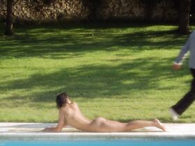 Катрин Лепренс голая, Анни Жирардо голая – Гуляка (1979)