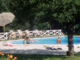 Катрин Лепренс голая, Анни Жирардо голая – Гуляка (1979) #5