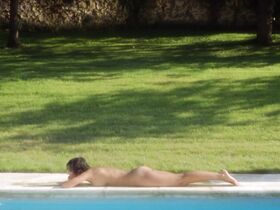 Катрин Лепренс голая, Анни Жирардо голая – Гуляка (1979) #6