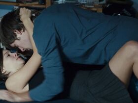 Одри Бастьен голая, Сельма Эль Муисси голая – Lights Out (2010) #5