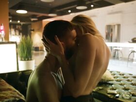 Людивин Рединг голая, Кимберли Лаферрье секси, Ева Лемье голая – Беглянка s01e03 (2018) #8