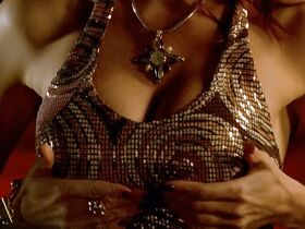 Саския Мюлдер голая, Ор Атика голая – Красотки (1998) #4