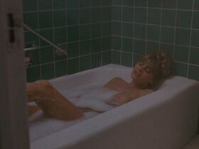 Кэтрин О’Рейли голая, Андреа Генри голая – Повелитель кукол (1989) #4