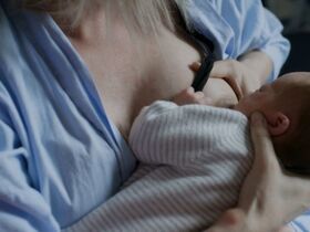 Катрин Фро голая, другие – The Midwife (2017) #6