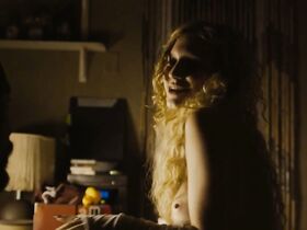 Лорена Компрату голая, другие – Нечист на руку s01e03-06 (2018)