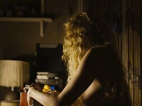 Лорена Компрату голая, другие – Нечист на руку s01e03-06 (2018) #3