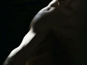 Кирстон Вэрэйнг голая, Кэти Джарвис голая – Аквариум (2009)