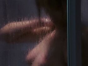 Зехра Леверман голая, Рэй Дон Чонг голая – The Protector (1998) #2