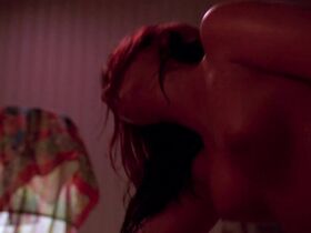 Лиза Баллок голая – Прослушка s02e08 (2003) #4