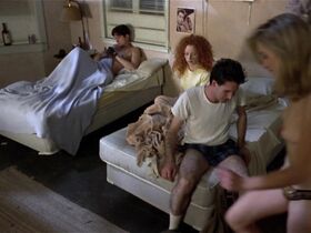 Каэла Добкин голая – Забыть и вспомнить (1995) #2