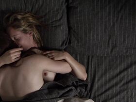 Ноэми Йелль голая, Карла Туркотт голая – Féminin/Féminin s01e01 (2014)