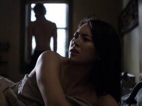 Джессика Хенвик секси – Железный кулак s01E07 (2017) #4