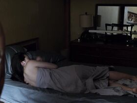 Джессика Хенвик секси – Железный кулак s01E07 (2017) #5