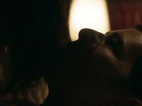 Жулианне Тревизол голая – Такое было время s01e04 (2017) #3