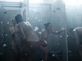 Альба Аугуст секси, Анжела Бундалович голая, Джессика Диннаж голая – Дождь s01e05 (2018) #5