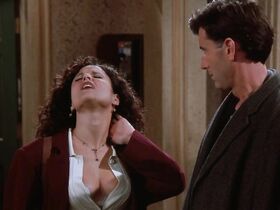 Джулия Луи-Дрейфус секси – Сайнфелд s07e10 (1995)