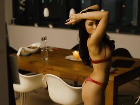 Май Дуонг Кьеу голая – Плохие банки s01e01 (2018) #1