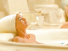 Моника Беллуччи голая – Астерикс и Обеликс: Миссия Клеопатра (2002) #4