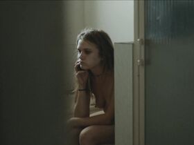 Сапфир Бойс голая – Потаскуха (2016) #6