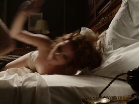 Нора Лили Хёрич голая – Флеминг s01e01 (2014)