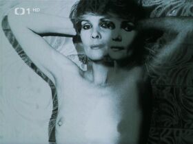 Яна Сульцова голая – Хорошее освещение (1985) #5