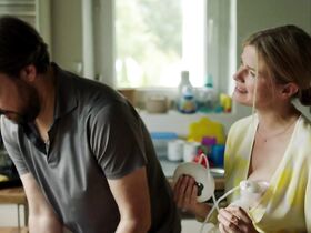 Мира Бартушек голая – Zur Hölle mit den anderen (2016) #5