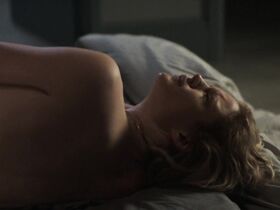 Джорджия Кинг голая – Убей своих друзей (2015) #3