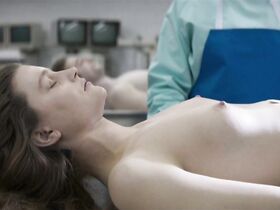 Элена Коппжан голая – Вспомнить всё s01e01 (2017)