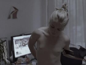 Мод Бенжамин голая – Кассандра (2015) #1