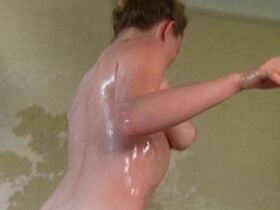 Сибил Даннинг голая, Синди Гёрлинг голая, Изабель Межиа голая – Джули, дорогая (1983) #4