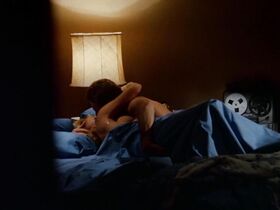 Сибил Даннинг голая, Синди Гёрлинг голая, Изабель Межиа голая – Джули, дорогая (1983) #7