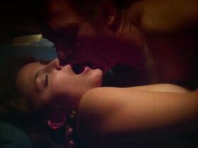 Сибил Даннинг голая, Синди Гёрлинг голая, Изабель Межиа голая – Джули, дорогая (1983) #8