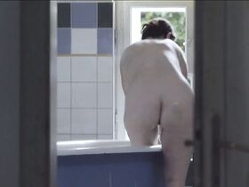 Ювита Будник голая – Птицы поют в Кигали (2017) #4