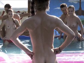 Кэти Мари Джонсон голая, Аса Выкофф голая, Николь Рэй голая – 2001 маньяк 2 (2010)