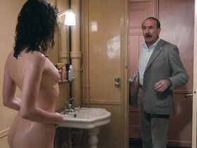 Эммануэль Беар голая – Любовь тайком (1985)