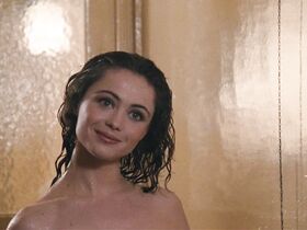 Эммануэль Беар голая – Любовь тайком (1985) #4