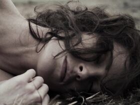 Бриджет Риган голая – Дьявольские врата (2017) #3