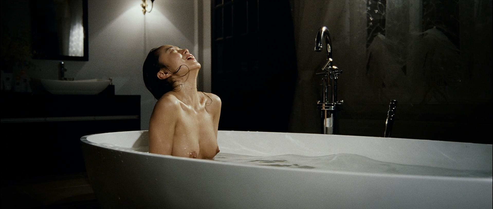 Чон До-ён голая, Со У голая - Служанка (2010) .