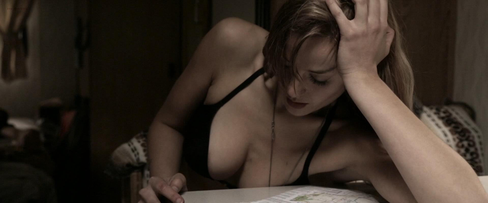 Стефани Ван Дик голая, Эмили Хейн секси - Primal Shift (2015) #3.