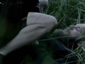 Эми Бэйли секси – Викинги s03e04 (2015) #2