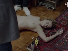 Морин Мерсье голая, Анжелика Веркрей голая – Отряд 42 s01E01 (2017) #2