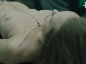 Морин Мерсье голая, Анжелика Веркрей голая – Отряд 42 s01E01 (2017) #9