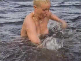 Мерья Лариваара голая – Kiimaiset poliisit s01E03 (1993) #6