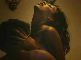 Чен Шилони секси – The Honey Killer (2011)