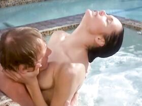 Мартин Бесвик голая, Сьюзэн Кигер голая – Счастливая проститутка едет в Голливуд (1980) #6