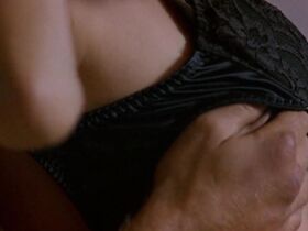 Джулия Никсон-Соул голая, Келли Бенсон голая – Белый Тигр (1996) #4