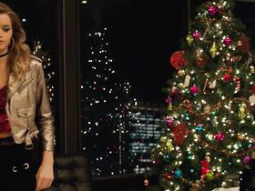 Эбби Ли секси – Новогодний корпоратив (2016) #4