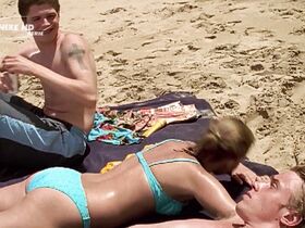 Лаура Оссвальд голая – Клиника под пальмами s08E01 (2003) #7